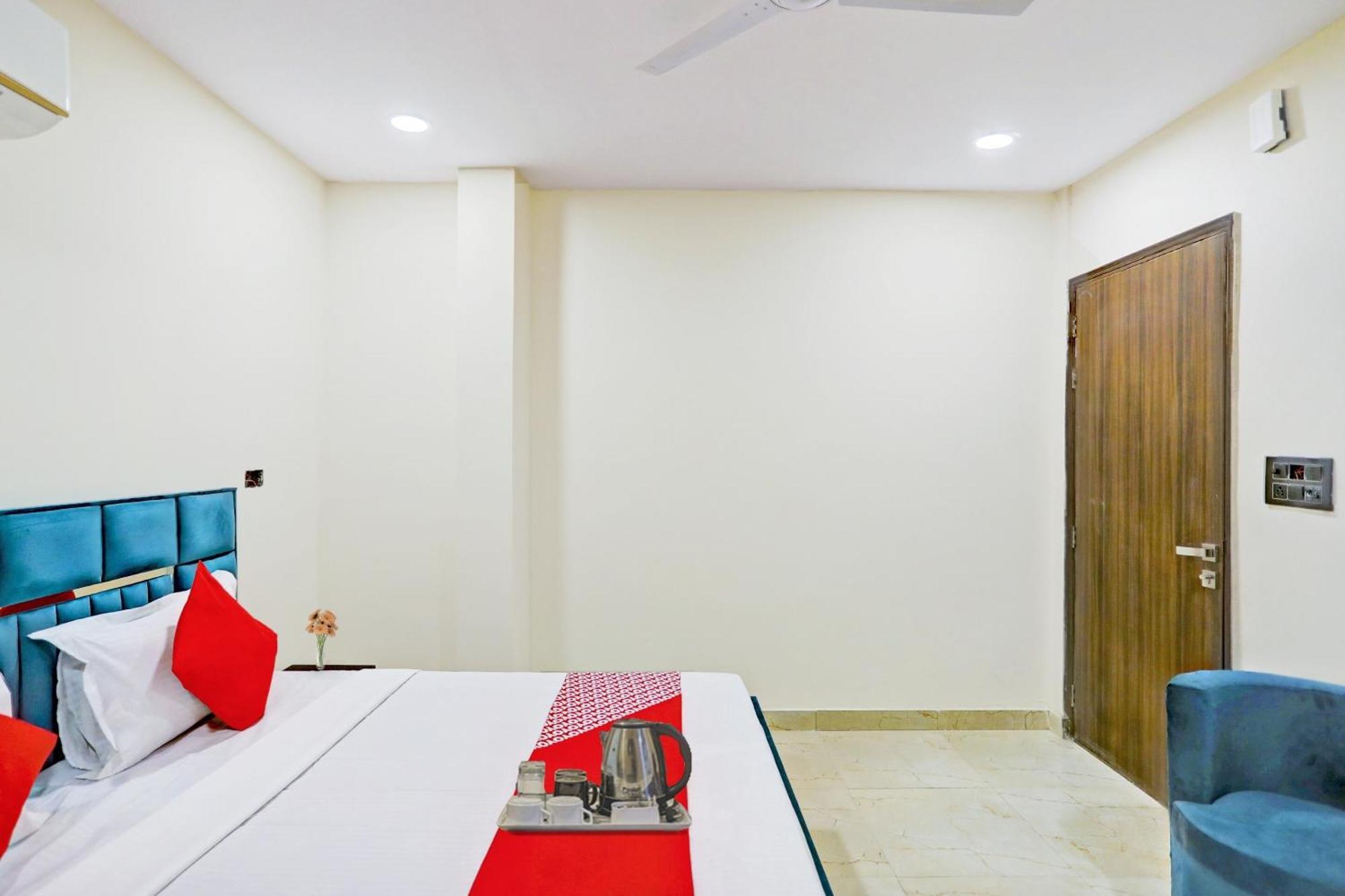 Hotel O Royal Lotus Stay Near Ip Extension Metro Station Ню Делхи Екстериор снимка